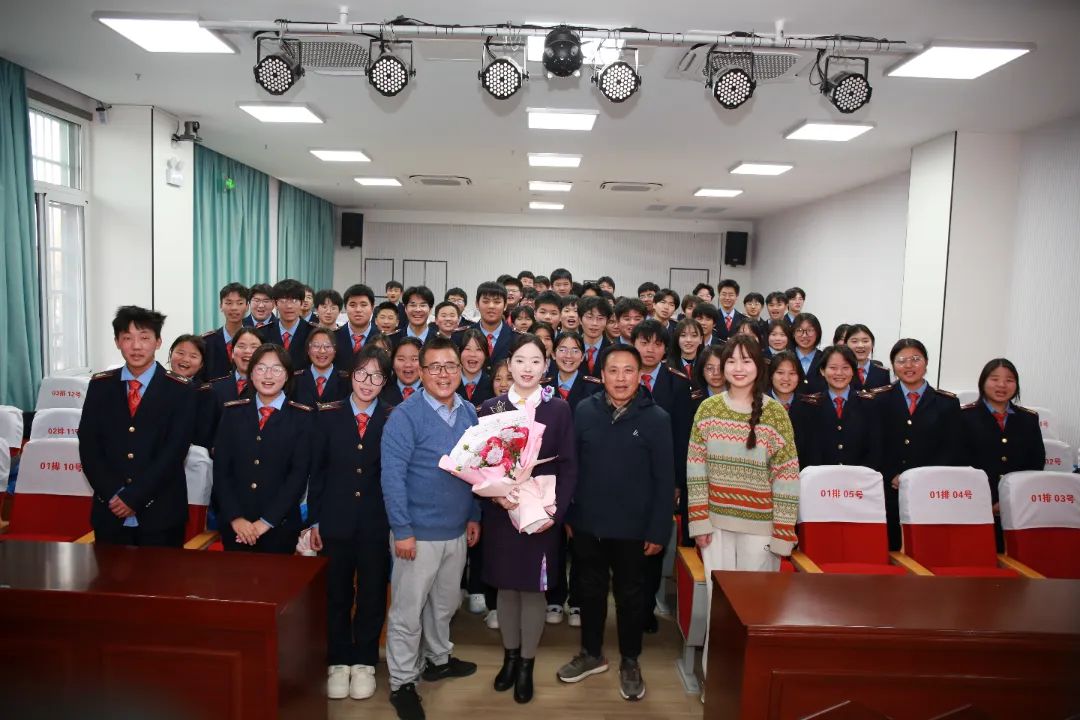 情系母校传经验，榜样...